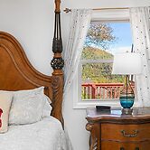 Smoky Mountain Mecca by Avantstay Mountain Views