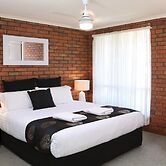 Jacaranda Motel & Holiday Units