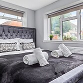 Lovely Ensuite Room Feltham Heathrow London Tw13