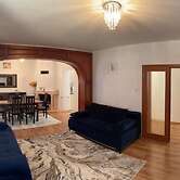Beautiful 4 Bedroom House With a Relaxing Garden
