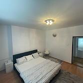Beautiful 4 Bedroom House With a Relaxing Garden