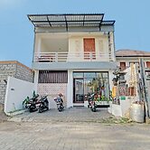 Collection O 93004 Double D Guest House