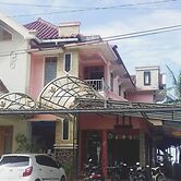 OYO Life 93055 Fathin Hotel