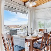 Totally Beachin' Getaway by Avantstay Waterfront