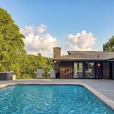 Amber Refresh by Avantstay Pool and Hot Tub