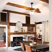 Charming Historic Lake's Region Retreat