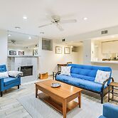 Lincoln Park Apt: Walk to Beach, Shops & Dining!