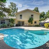 Spacious Tampa Vacation Rental ~ 7 Mi to Beach!