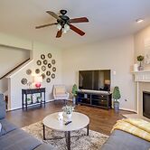 Pet-friendly Tomball Home ~ 8 Mi to Burroughs Park