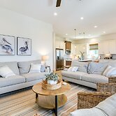 Near Terramar Beach: Home w/ Patio in Galveston