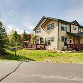 Mtn Views & Fireplace: Stunning Dillon Townhome!
