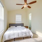 5 Mi to US Capitol: Washington DC Townhome