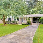 Charleston Vacation Home 6 Mi to Downtown & Beach!