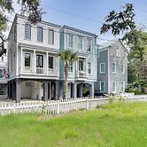 Lovely Mt Pleasant Townhouse w/ Central Location!