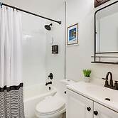 BBQ Ready Retreat w/ Pool Access in Palm Harbor