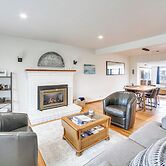 Seaside Vacation Rental w/ Patio Near Monterey Bay