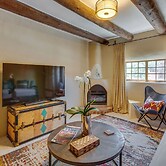 Beautiful Historic Adobe Home ~ 3 Mi to Taos Plaza