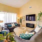 2 Mi to Indian Wells: Palm Desert Home w/ Fire Pit