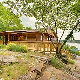 Eagle Rock Gem on Table Rock Lake w/ Decks & Grill