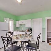 Convenient Jennings Apartment, 12 Mi to St Louis!