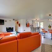 Rustic Retreat in Spokane Valley w/ Cozy Fireplace