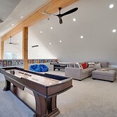 Modern Donnelly Cabin w/ Private Hot Tub