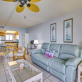 Waterfront Hudson Condo w/ Pool & Beach Access