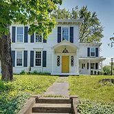 Coxsackie Home w/ River Views: Walk to The Wire!
