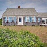 Walk to Beach: Chatham Getaway w/ Sunroom!