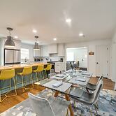 Central Tulsa Cottage w/ Yard ~ 3 Mi to Downtown!