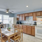 Comfortable Milwaukee Abode ~ 10 Mi to Downtown!