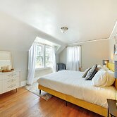 Historic Detroit Bungalow: Pet & Family Friendly