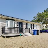 Charming Beach Haven West Home: 1 Mi to Beach!