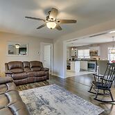 Walk to Lake Wallenpaupack: Poconos Vacation Home