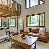 Screened Porch & Grill: Lake Ariel Vacation Rental