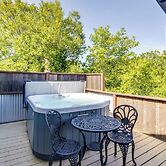 Hot Tub, Grill & Views: Waldport Getaway!