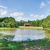 Cozy Summit Cabin w/ Hiking Trails & Fishing Pond!