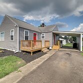Deck & Patio: Inviting Abode in Natrona Heights!
