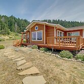 Inviting Manchester Home w/ Hot Tub Near Beach!