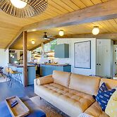 Whidbey Island Oasis: Walk to Beach, Hot Tub, View