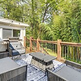 Hendersonville Haven w/ Fire Pit, Grill, Deck!