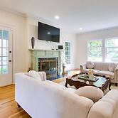 Cleveland Heights Retreat: Close to Everything!