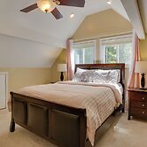 Pools, Hot Tub & More: Bushkill Mountain Getaway!