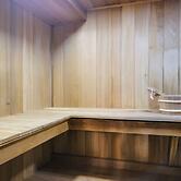 Spacious & Serene Lake Ridge Retreat w/ Game Room!