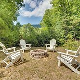 Secluded Mountain Retreat: 30 Mi to Asheville!