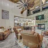 Gorgeous Broken Bow Family Home w/ Private Hot Tub