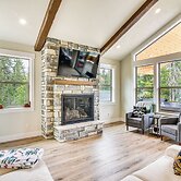Government Camp Vacation Rental w/ Private Hot Tub