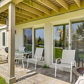 Ski-in/ski-out Peru Condo w/ Fire Pit & Grill!