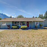 Darrington Rental w/ Private Yard & Mountain Views
