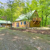 Quaint Naples Cottage: Walk to Trickey Pond & Cove